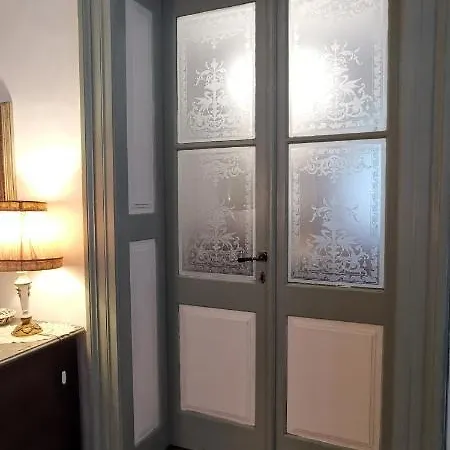 Charming In A 19th Century Apartament Triest